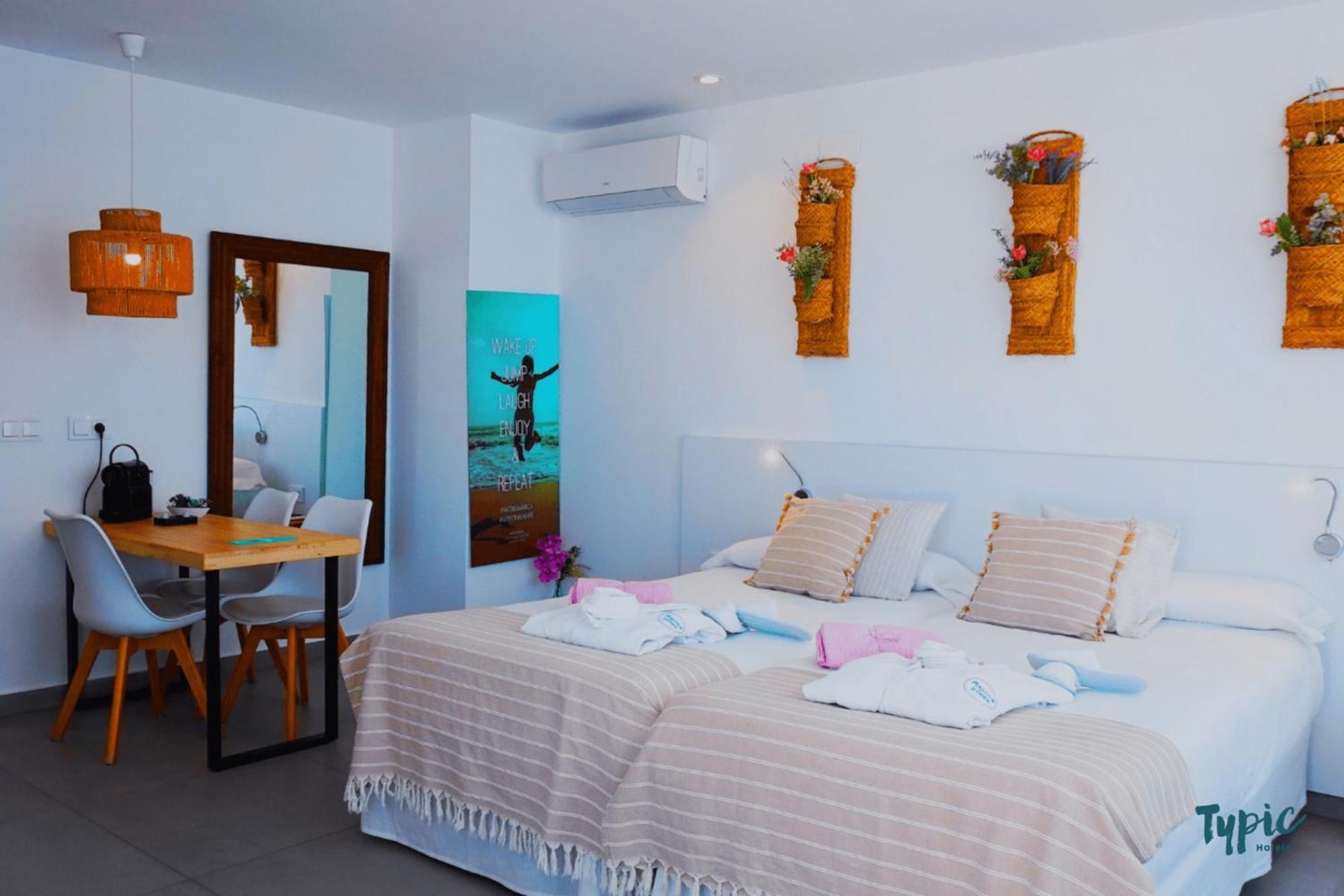 Typic Marina Playa - Adults Only Aparthotel San Antonio  Ngoại thất bức ảnh