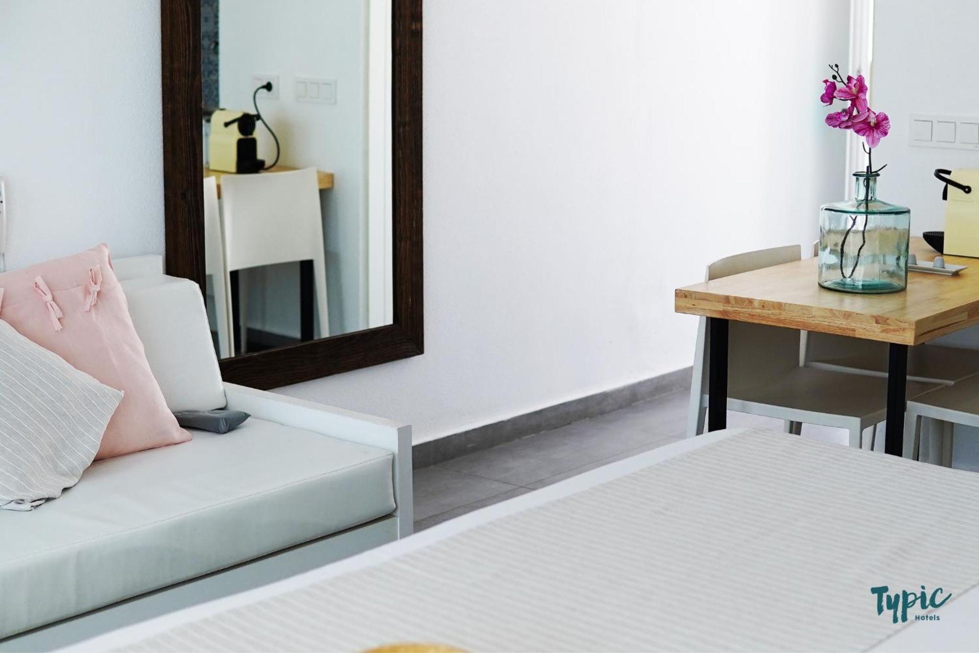 Typic Marina Playa - Adults Only Aparthotel San Antonio  Ngoại thất bức ảnh