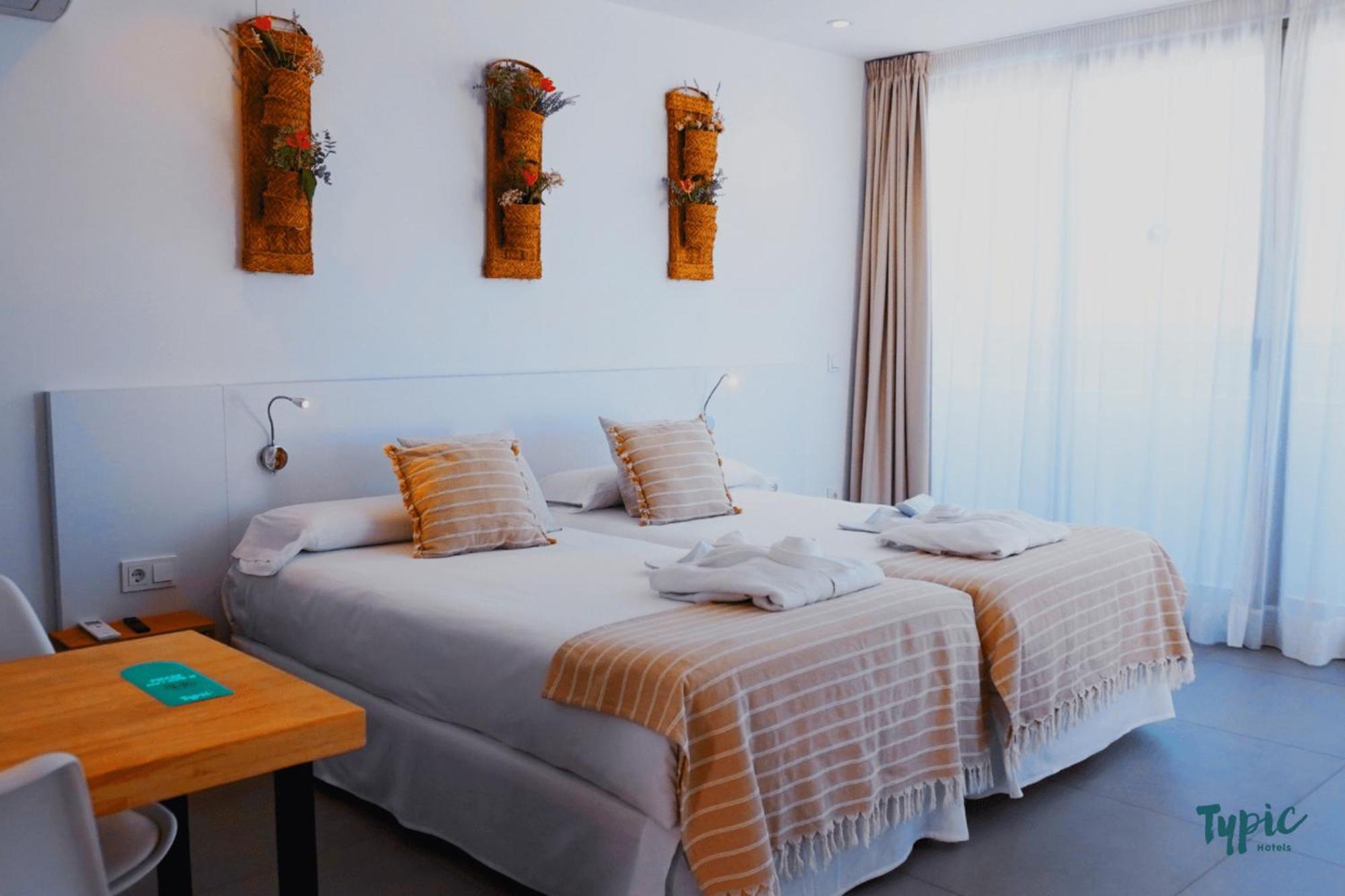Typic Marina Playa - Adults Only Aparthotel San Antonio  Ngoại thất bức ảnh