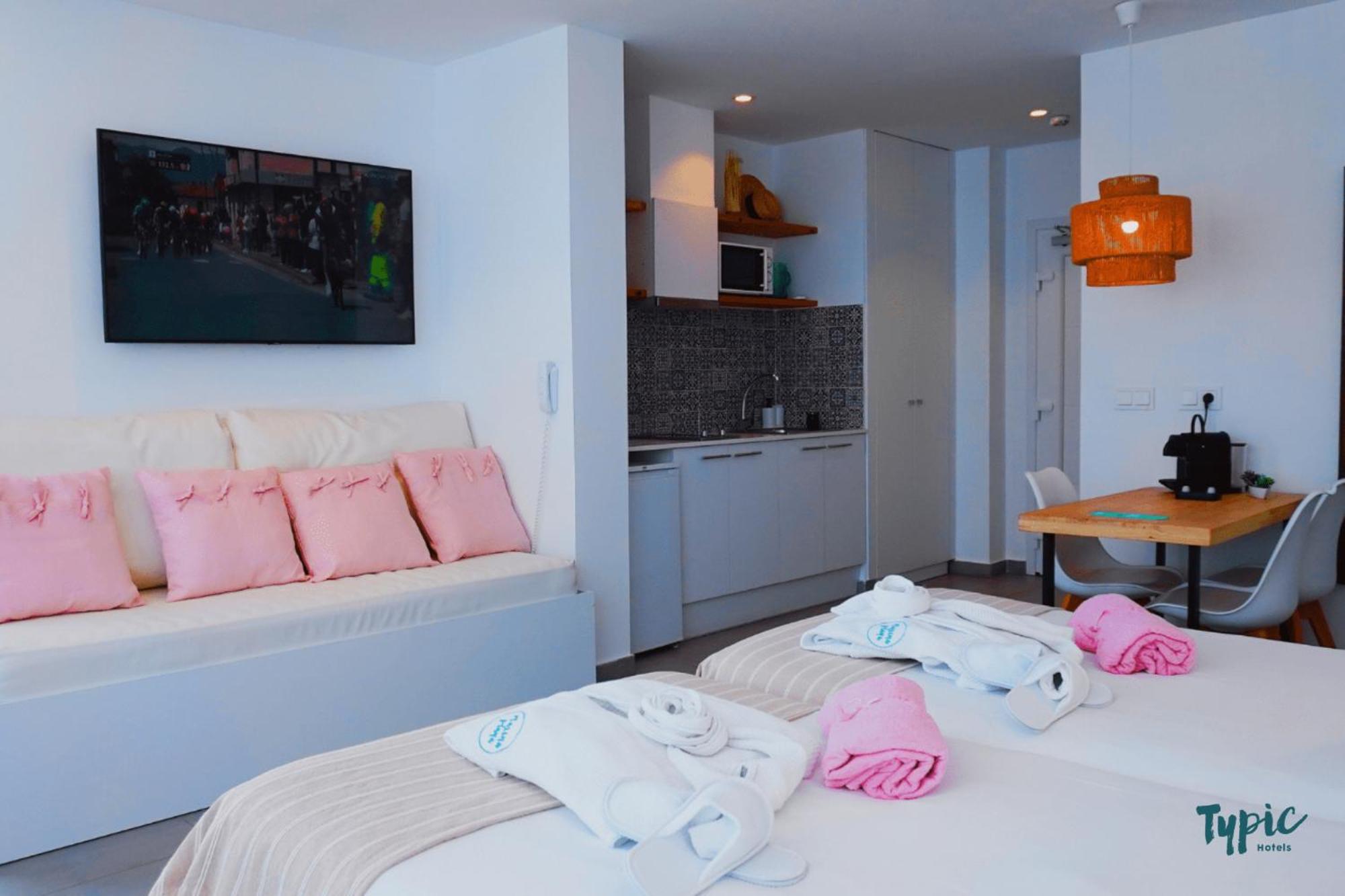 Typic Marina Playa - Adults Only Aparthotel San Antonio  Ngoại thất bức ảnh
