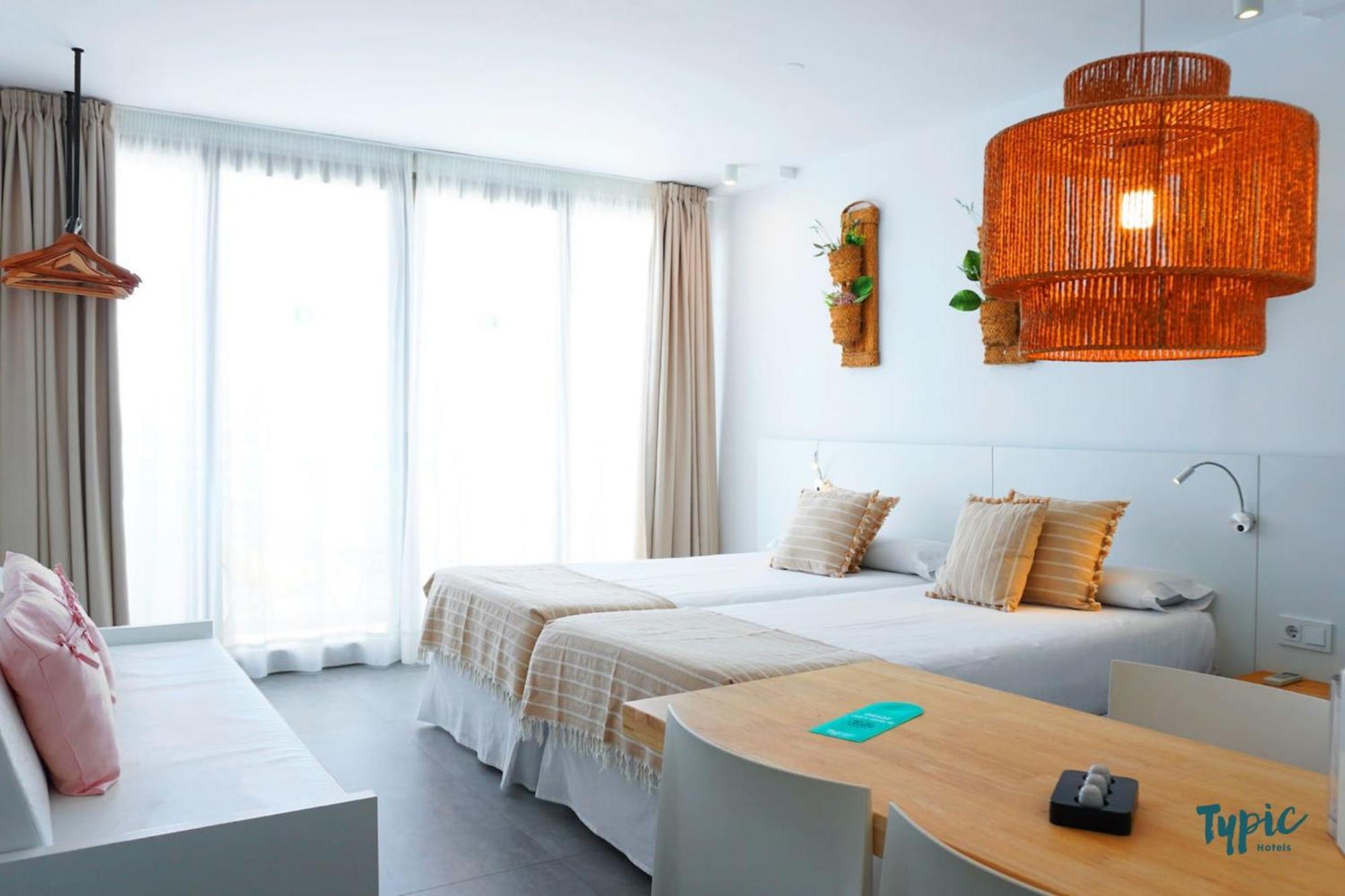 Typic Marina Playa - Adults Only Aparthotel San Antonio  Ngoại thất bức ảnh